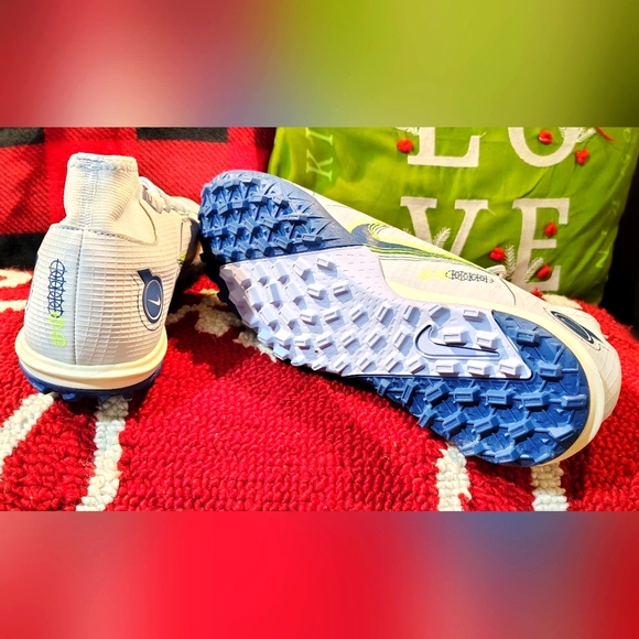 New Nike Mercurial Super Fly 8 Academy TF Mid Soccer Wear Size 10 - Picture 4 of 6